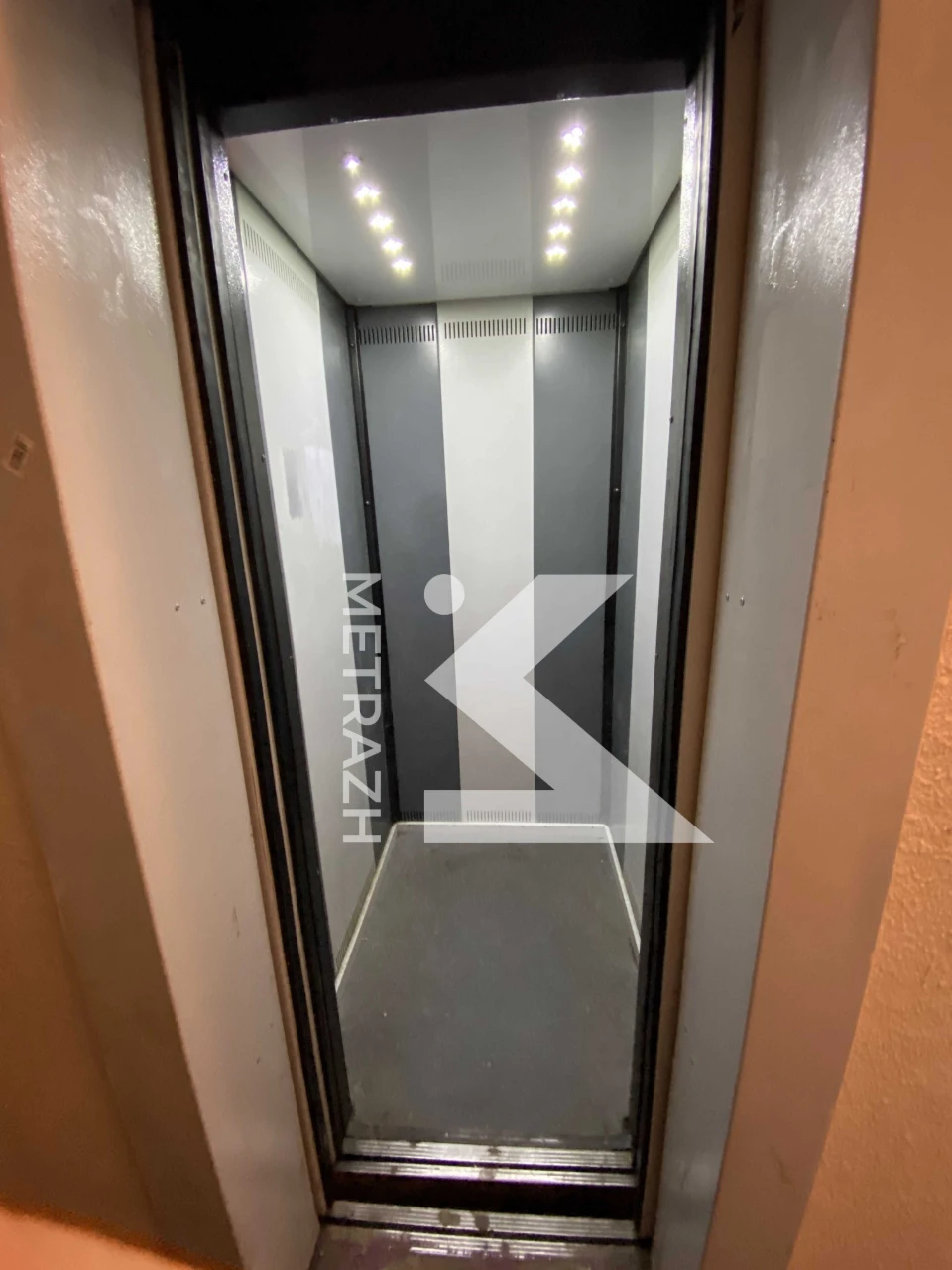 75131 Продам 2 комнатную квартиру на улице Ахсарова