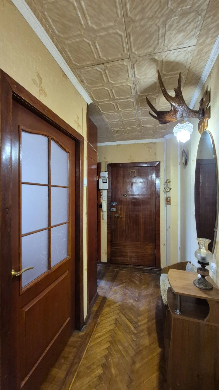 Продам 3-комнатную квартиру рядом с метро Студенческая