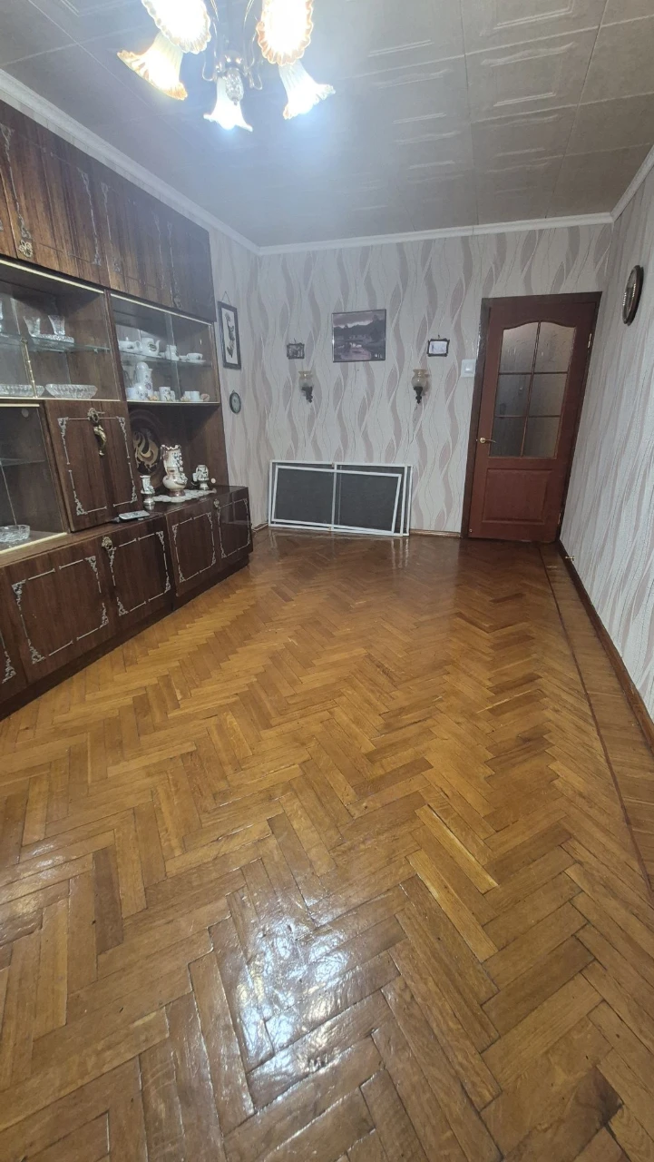 Продам 3-комнатную квартиру рядом с метро Студенческая