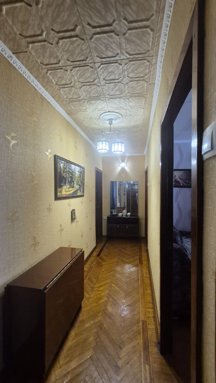 Продам 3-комнатную квартиру рядом с метро Студенческая