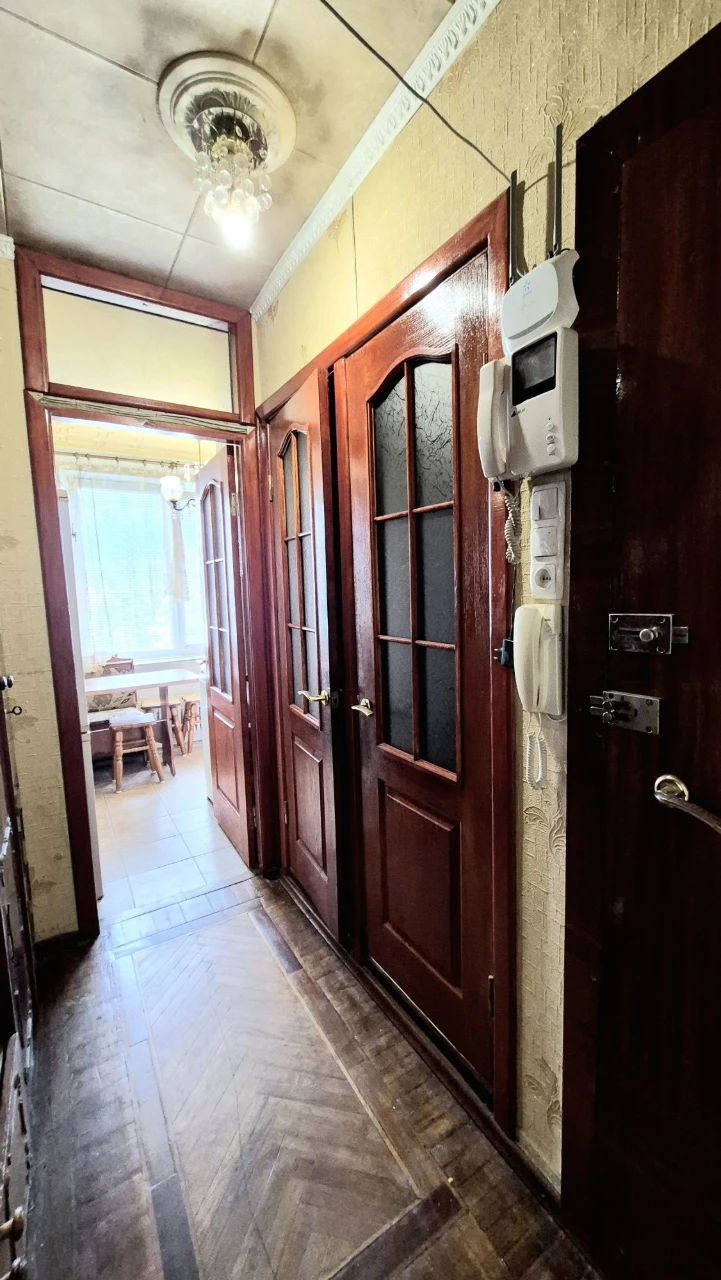 Продам 3-комнатную квартиру рядом с метро Студенческая