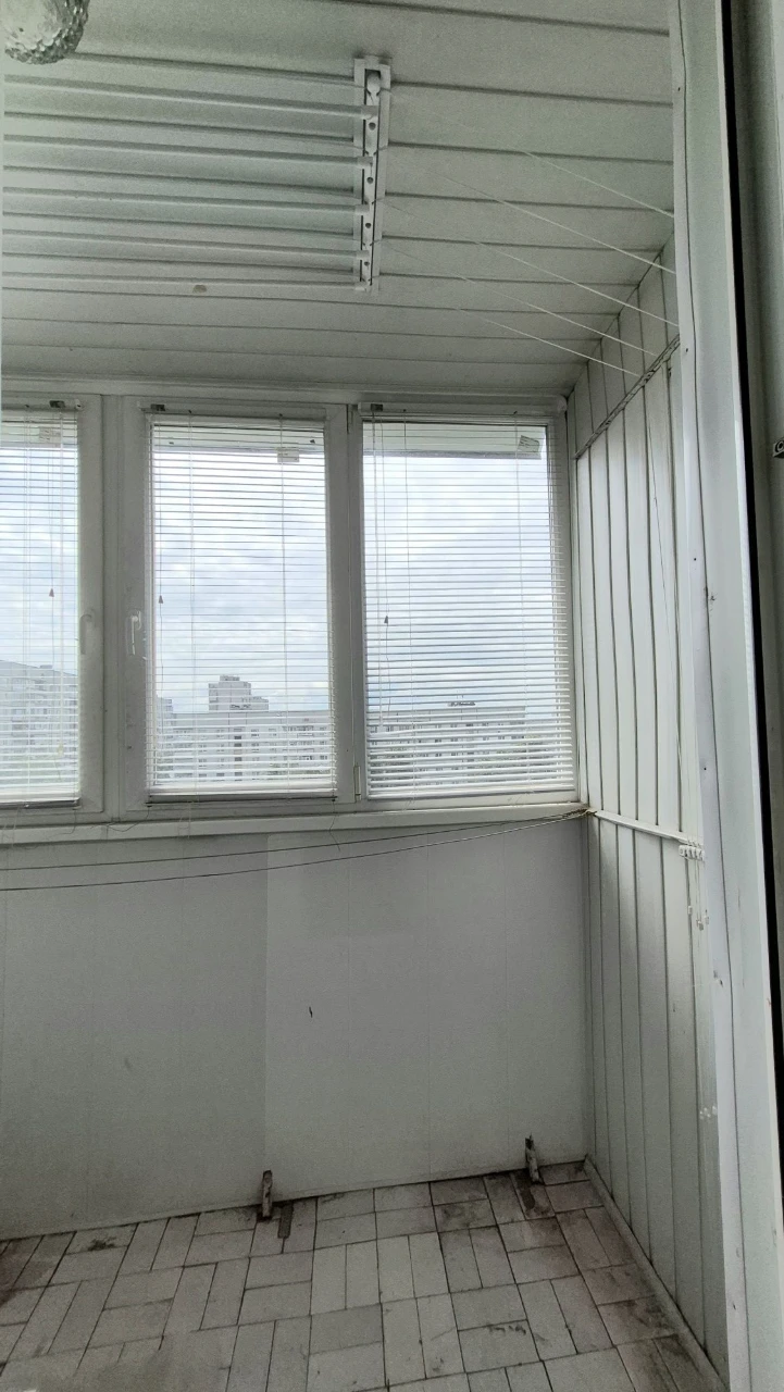 Продам 3-комнатную квартиру рядом с метро Студенческая