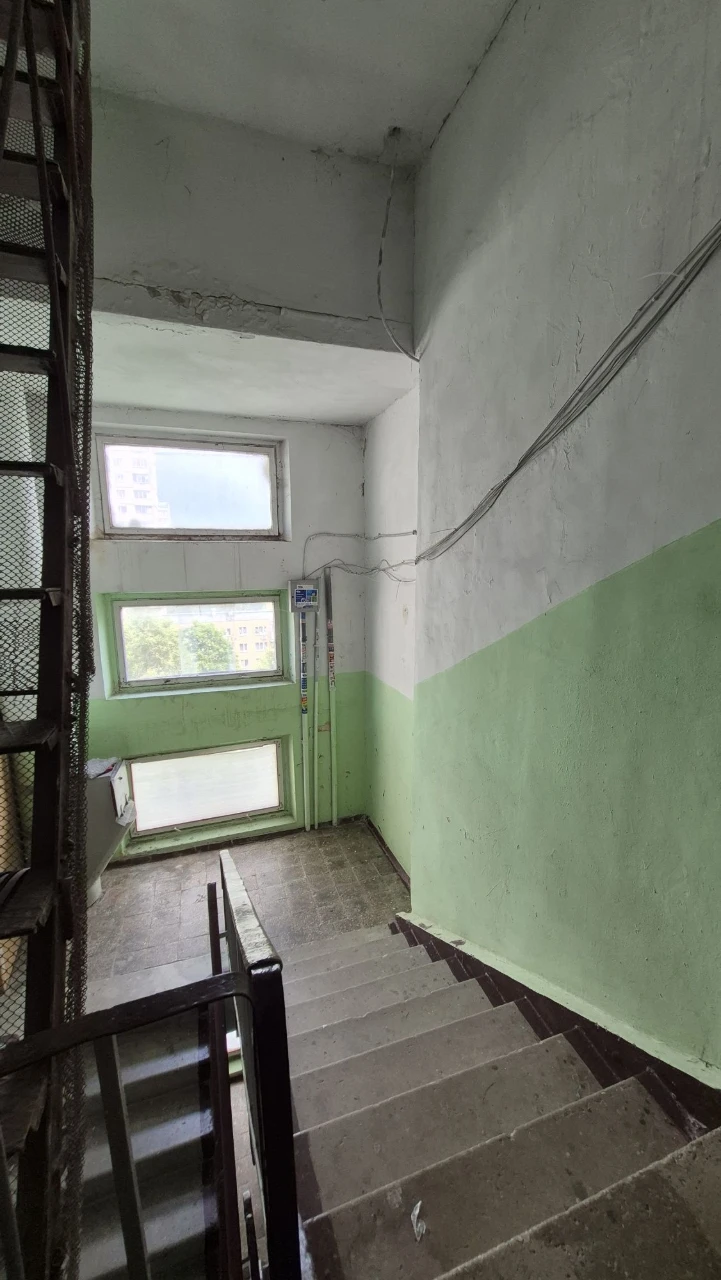 Продам 3-комнатную квартиру рядом с метро Студенческая
