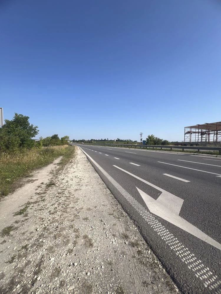 Продаж земельної ділянки комерційного призначення