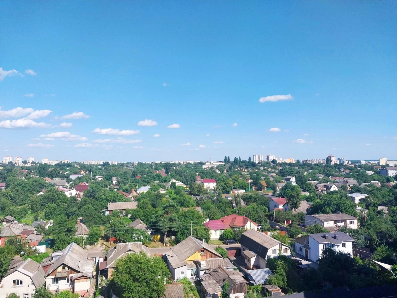 Продам видовую двухкомнатную квартиру в ЖК "Лесной"