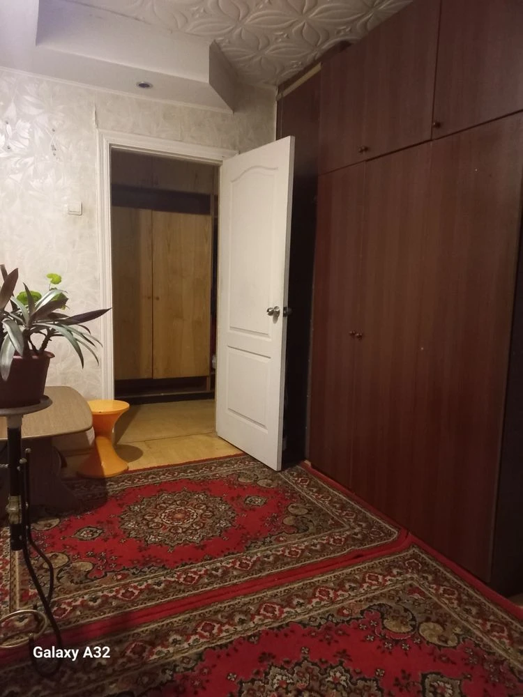 Трикімнатна квартира по Левка Лукяненка