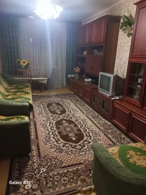 Трикімнатна квартира по Левка Лукяненка