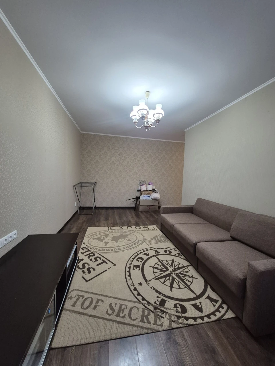 Продам 2х кімнатну квартиру вул.Леся Сердюка 40  Метро Салті