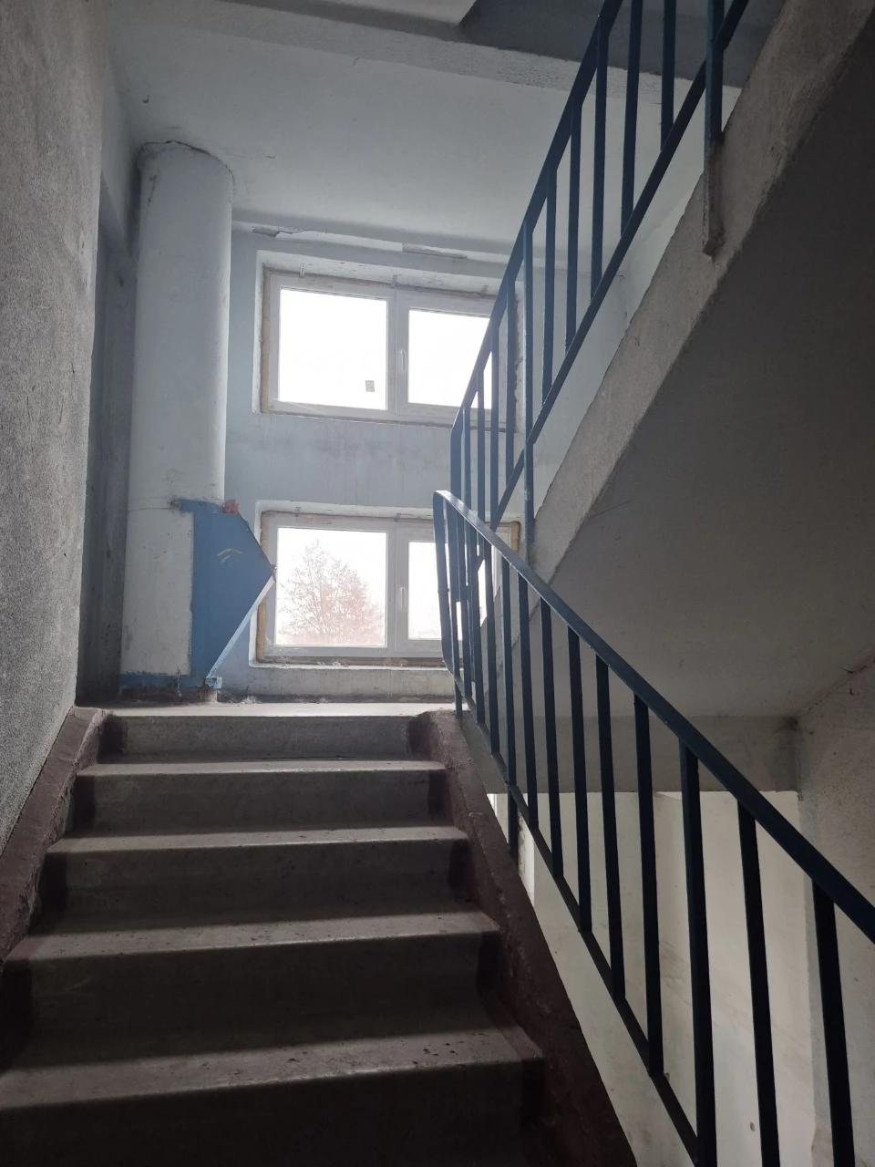 Продам 2х кімнатну квартиру вул.Леся Сердюка 40  Метро Салті
