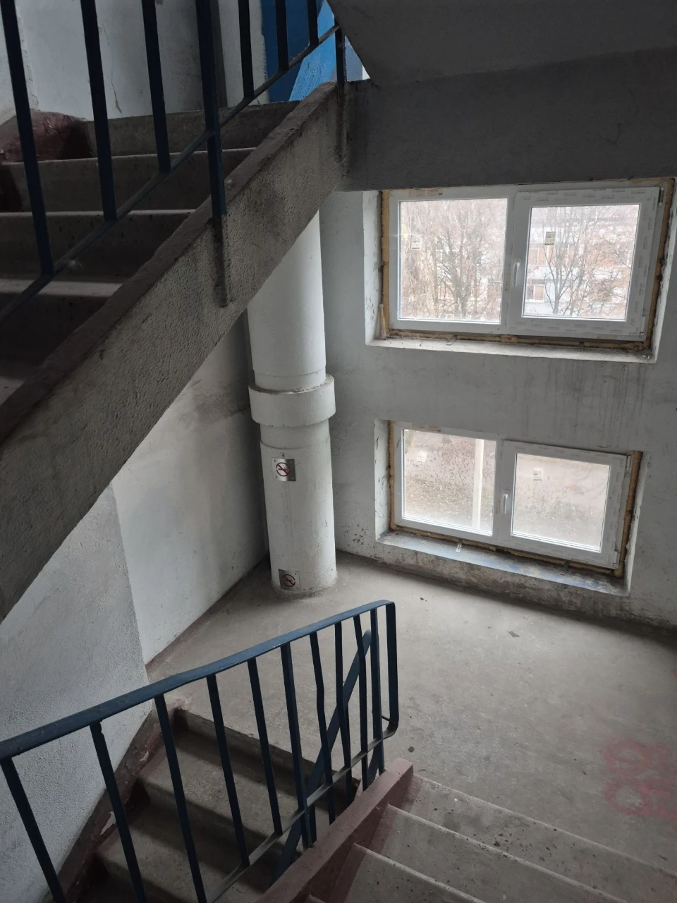 Продам 2х кімнатну квартиру вул.Леся Сердюка 40  Метро Салті