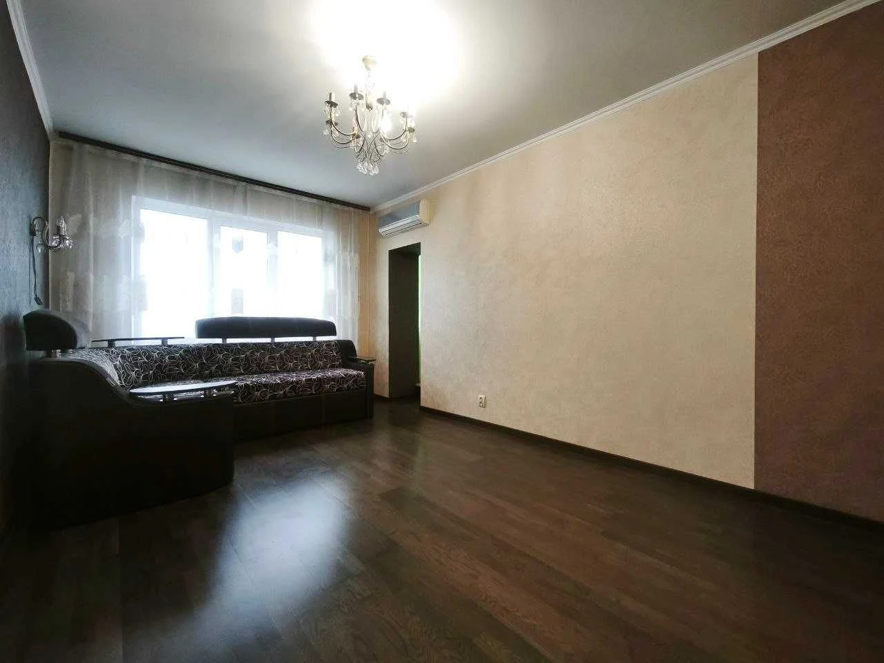 3 кімнатна квартира 66 м2, з ремонтом. Центр міста р-н Граде
