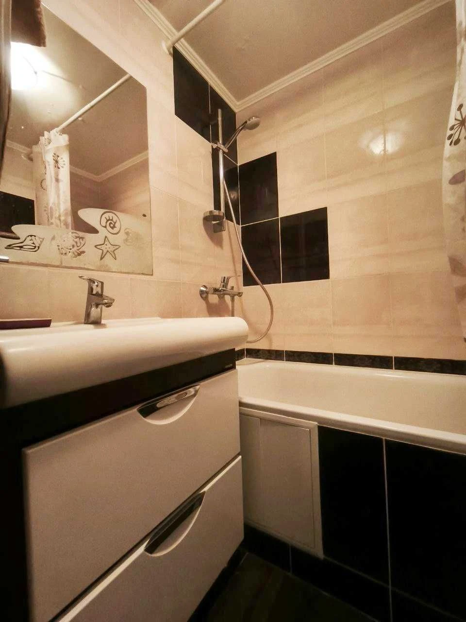 3 кімнатна квартира 66 м2, з ремонтом. Центр міста р-н Граде