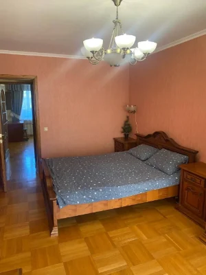 Продам 3х кімнатну квартиру вул.Ак.Павлова 311 метро Студент