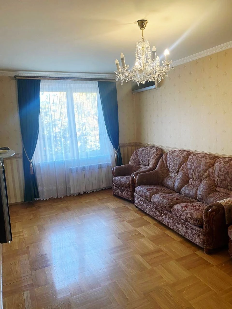 Продам 3х кімнатну квартиру вул.Ак.Павлова 311 метро Студент