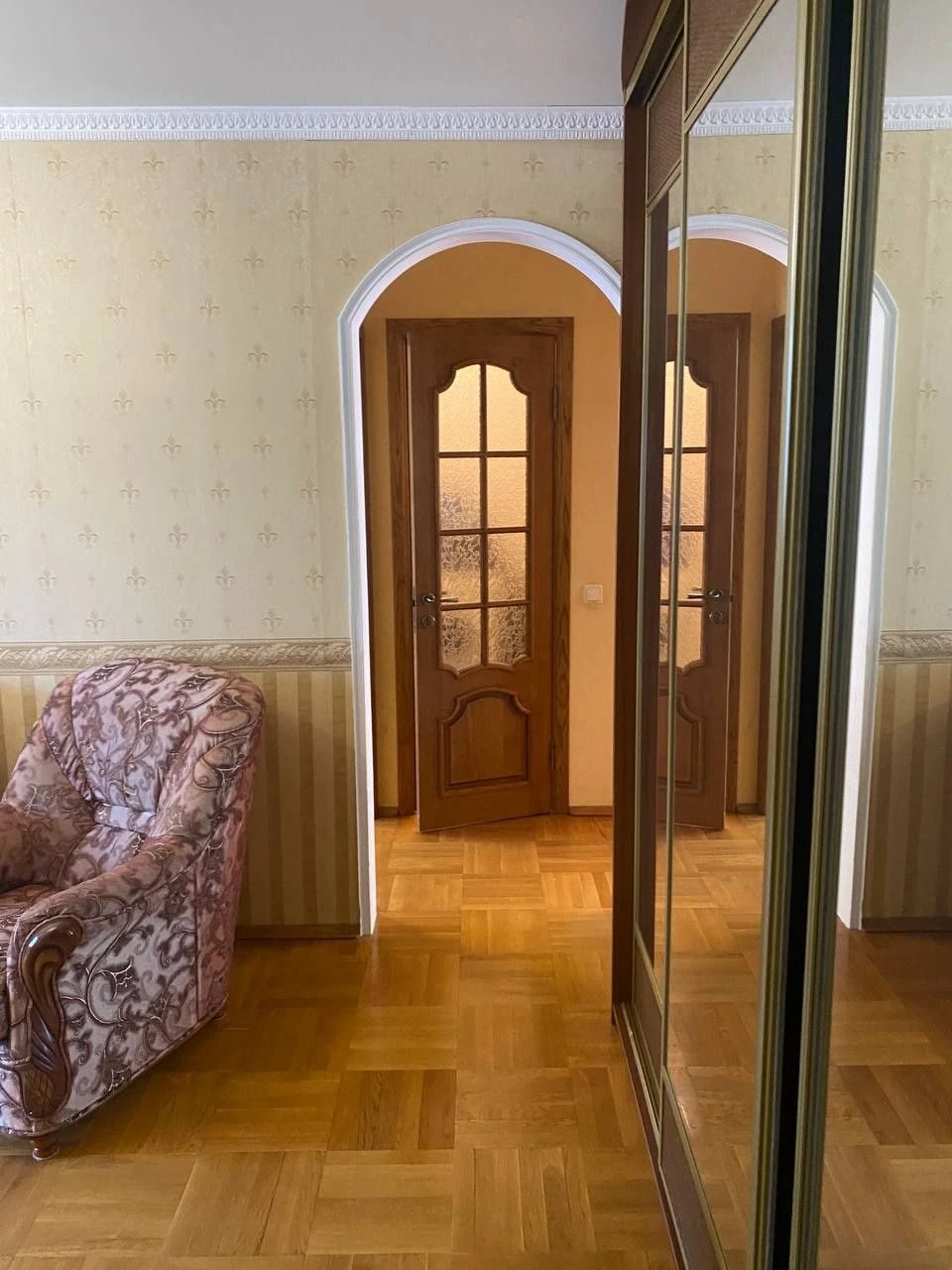 Продам 3х кімнатну квартиру вул.Ак.Павлова 311 метро Студент