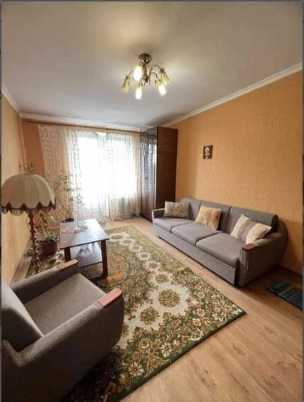 В продажу 2 кімнатна квартира в житловому стані