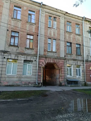Продам  18м2 Центр пр. Героїв Харкова