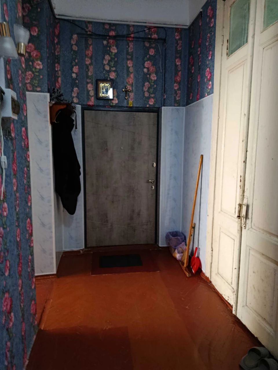 Продам  18м2 Центр пр. Героїв Харкова