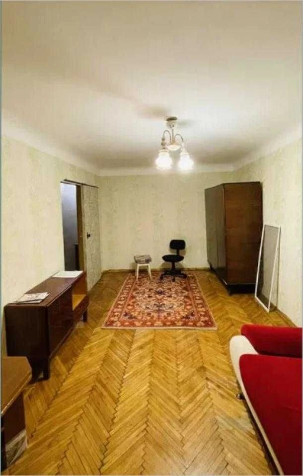 Продам 1 к кв на Новых домах, район Коммунального рынка.