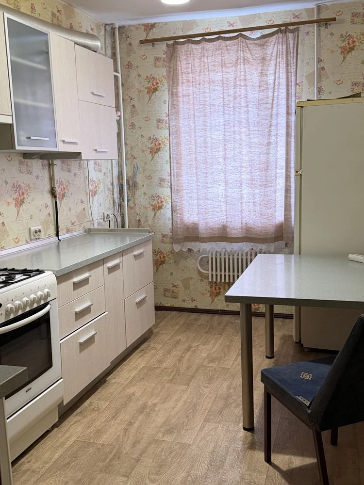 Продам 3 кімнатну  квартиру,недалеко від метро Салтівська.