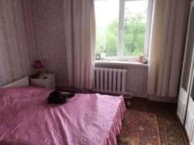 Продам 2комнатную квартиру Киевский район в жилом состоянии.