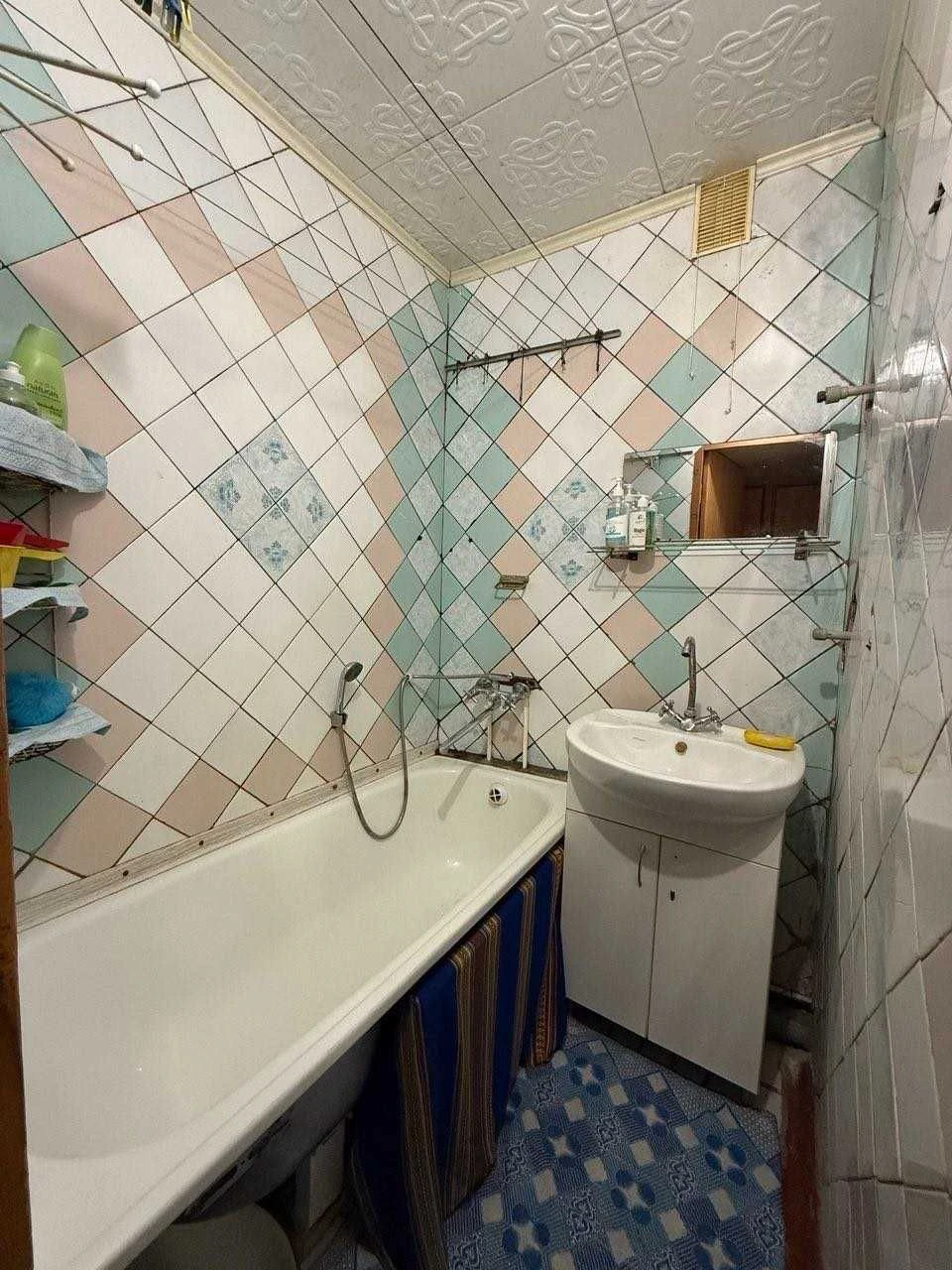 Продам 3 комн квартиру 65м2 Укомплектована Роганский ж/м мет