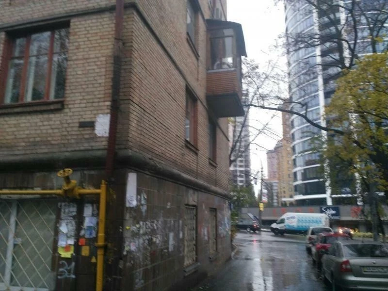 Продажа 3-комнатной квартиры 70 м², Евгения Коновальца ул., 2