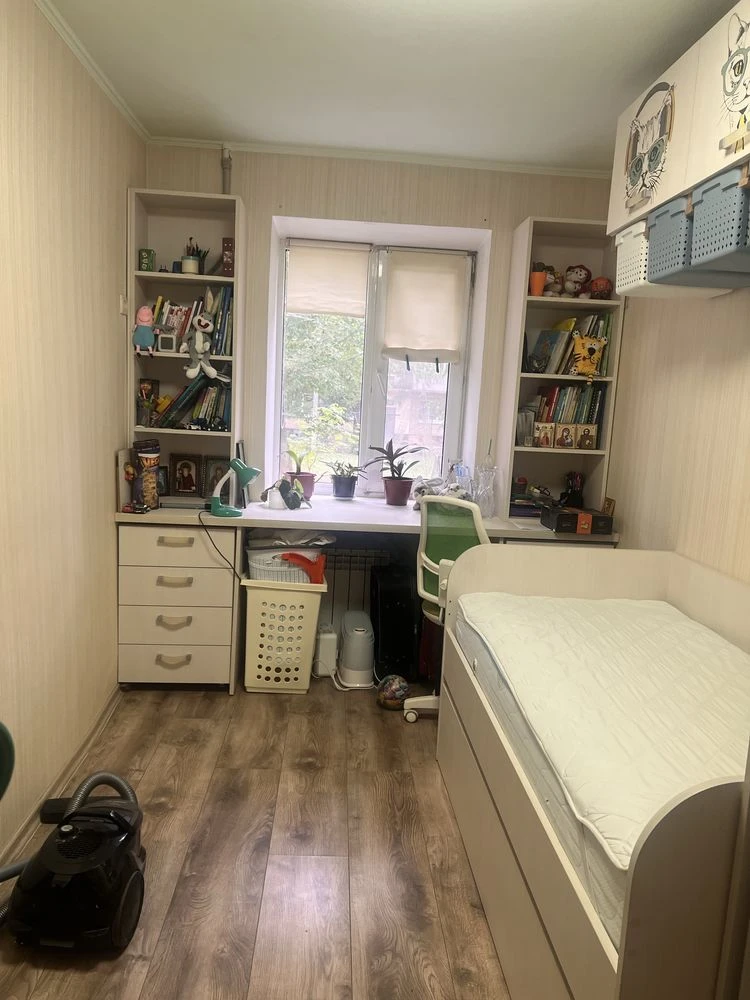 Продам 3км.из.кв. Бавария(35000)