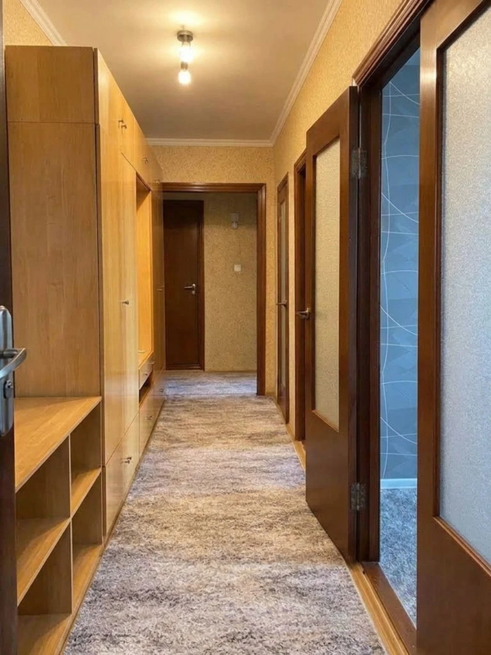Продаж 3-кімнатної квартири 65 м² вул. Героїв України Д