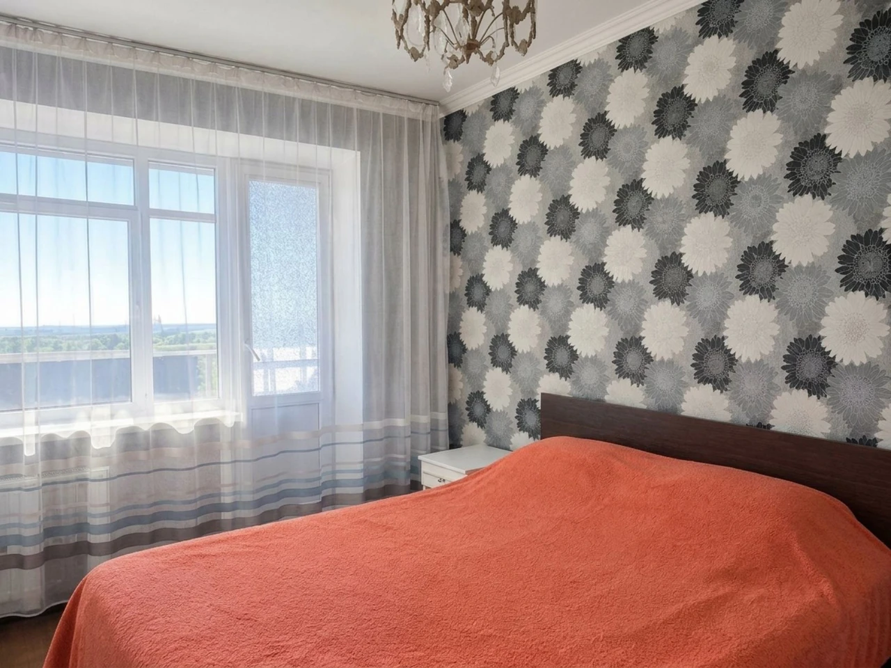 Продаж 3-кімнатної квартири 65 м² вул. Героїв України Д
