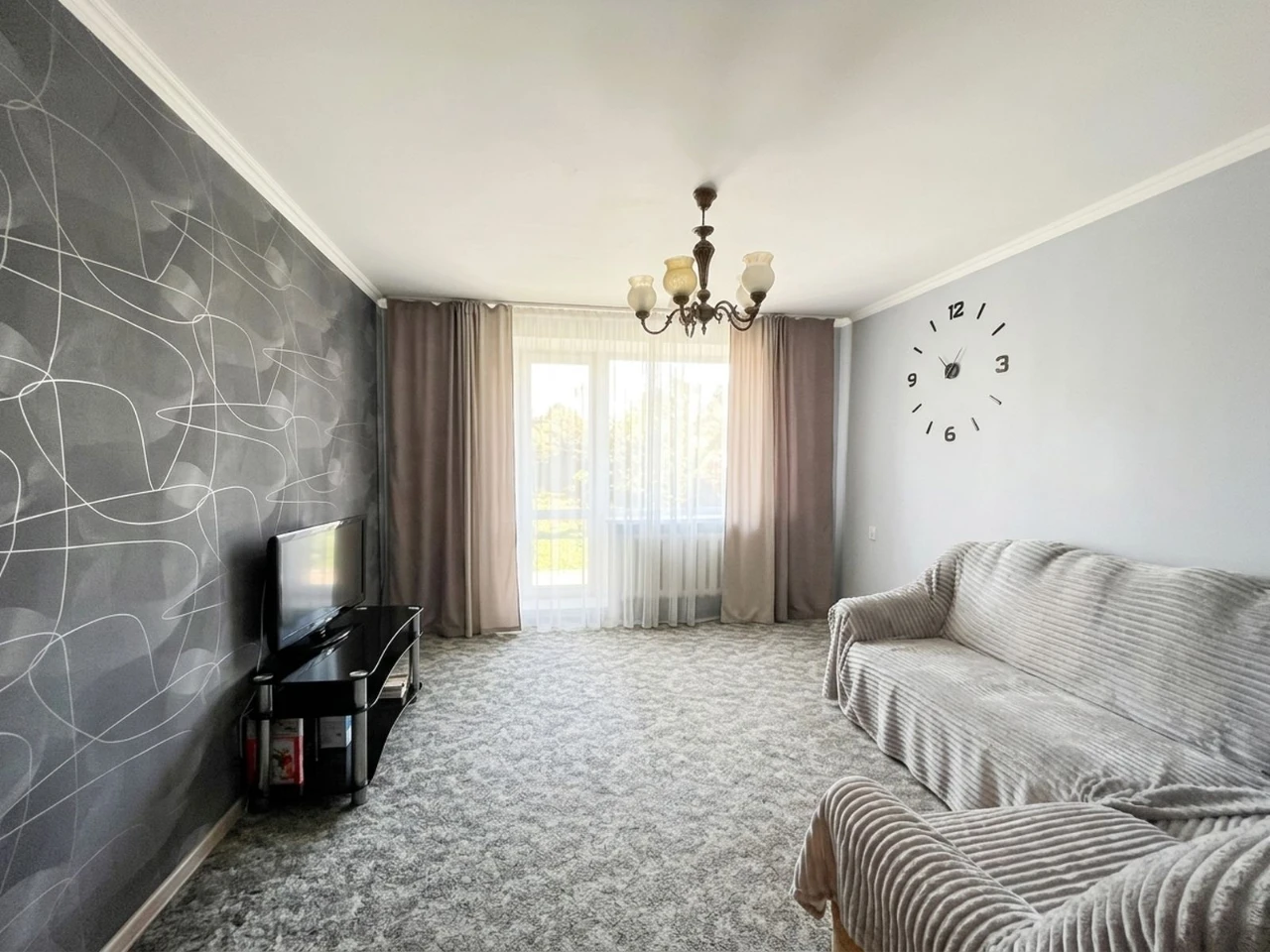 Продаж 3-кімнатної квартири 65 м² вул. Героїв України Д