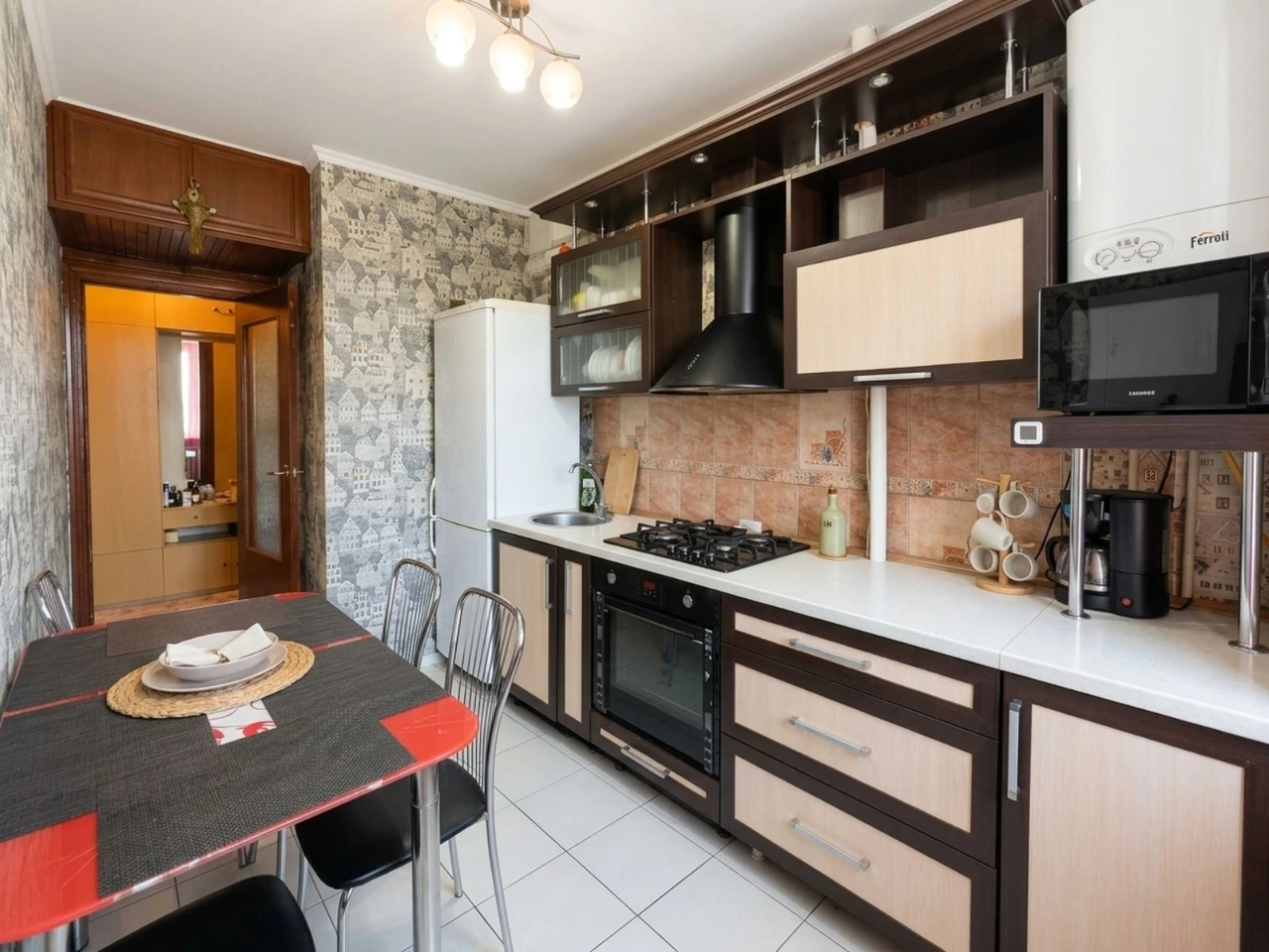 Продаж 3-кімнатної квартири 65 м² вул. Героїв України Д