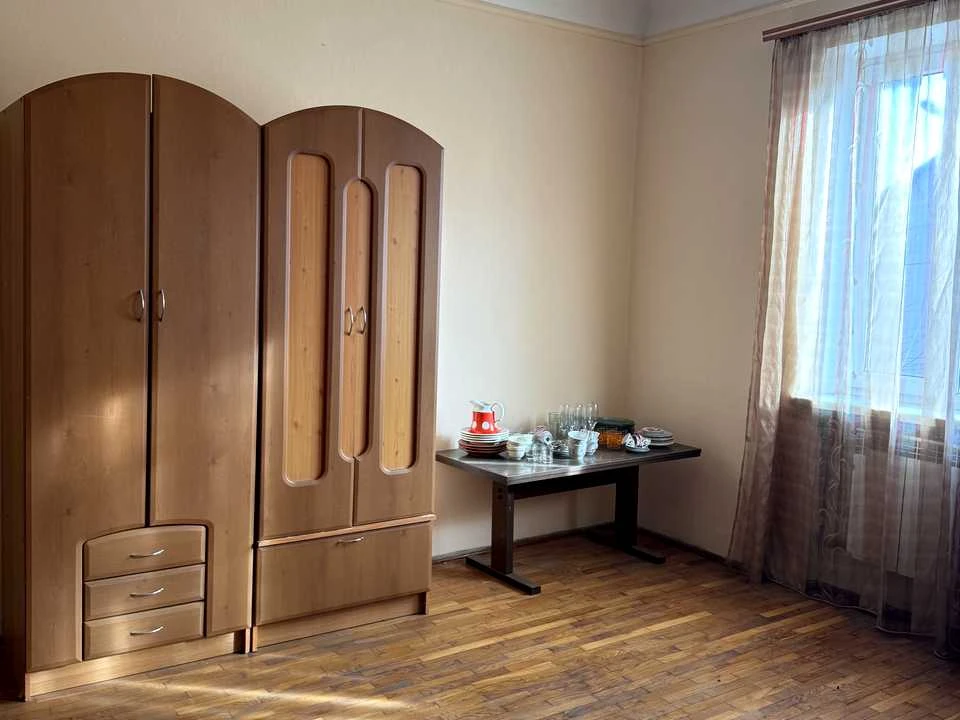 Квартира. Чернівці, Буковинська вул.