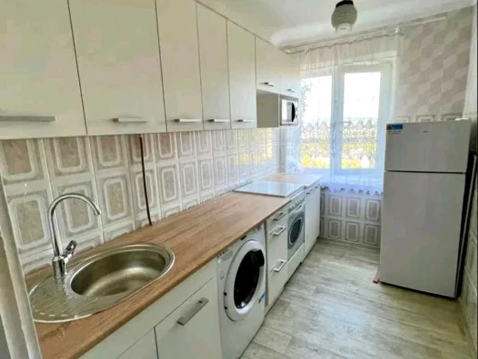Квартира. Чернівці, Шкільна вул.