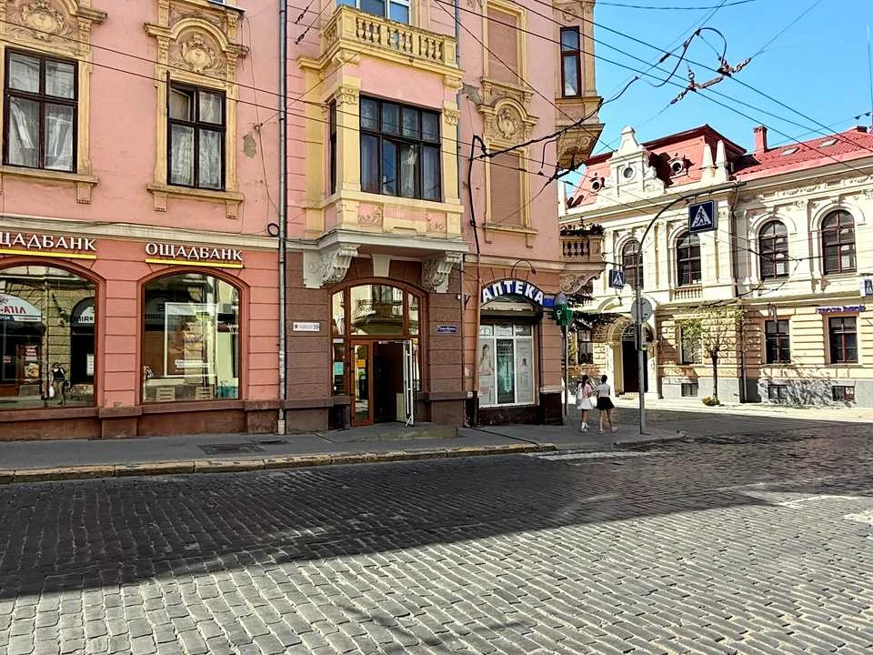 Квартира. Чернівці, Адама Міцкевича вул.
