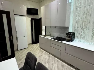 Квартира. Чернівці, Адама Міцкевича вул.