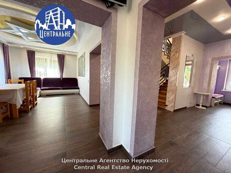Будинок. Чернівці, Учительська вул.