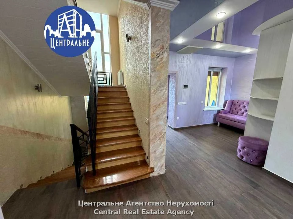 Будинок. Чернівці, Учительська вул.