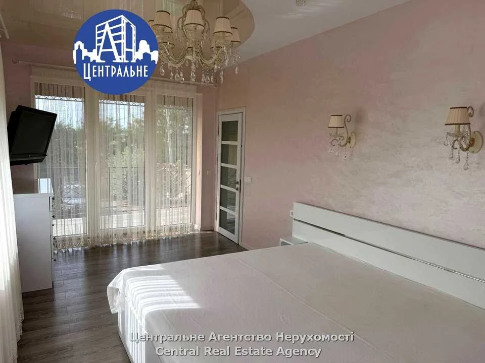 Будинок. Чернівці, Учительська вул.