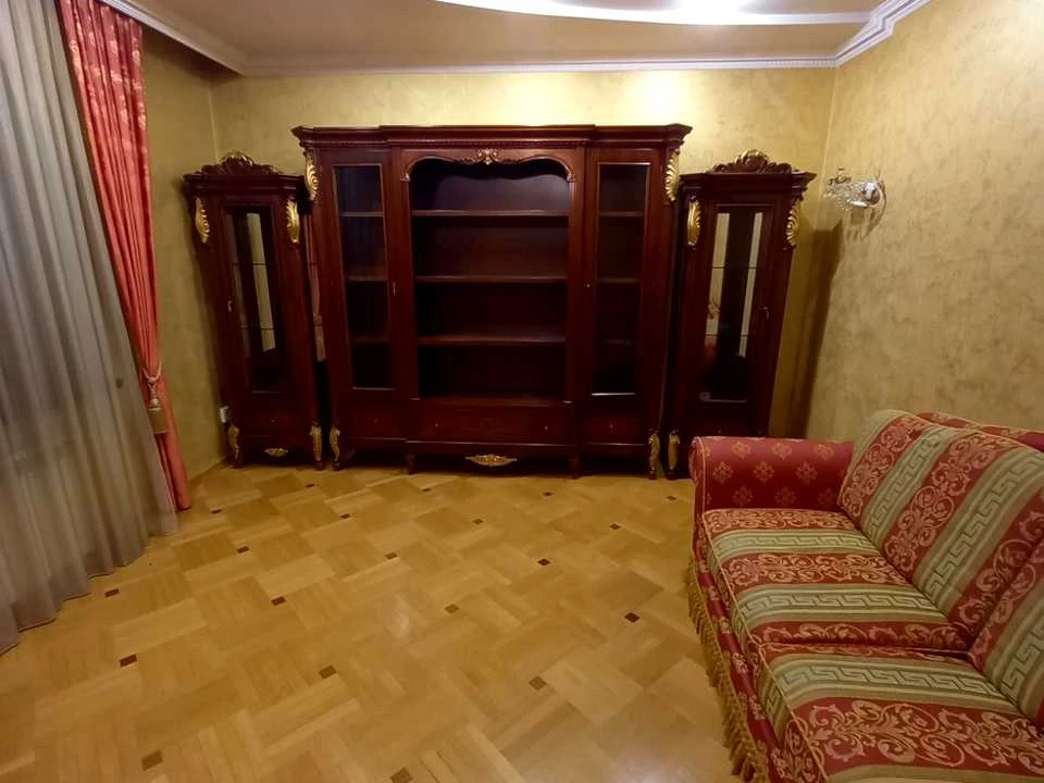 Будинок. Чернівці, Кирила Стеценка вул.