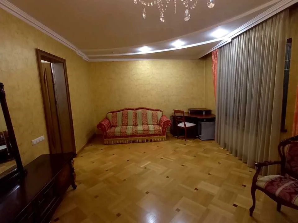 Будинок. Чернівці, Кирила Стеценка вул.