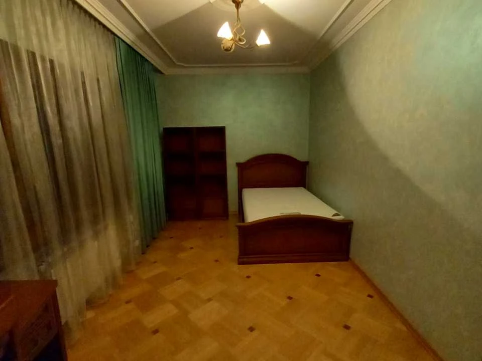 Будинок. Чернівці, Кирила Стеценка вул.