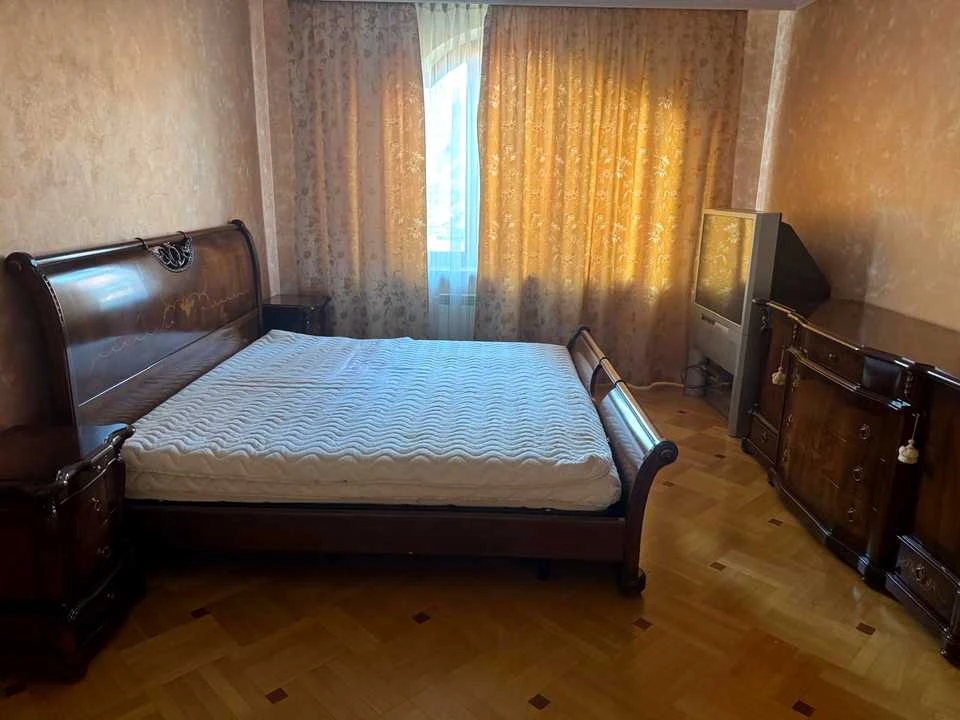 Будинок. Чернівці, Кирила Стеценка вул.