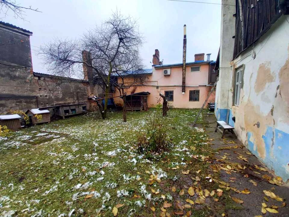 Ділянка. Чернівці, Руська