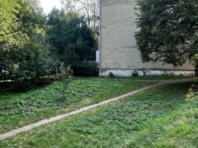 Ділянка. Чернівці, Рози Ауслендер вул.