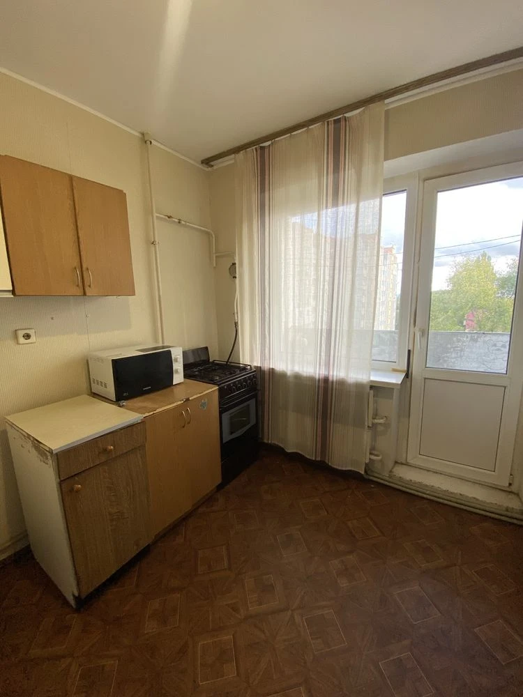 Продам 1 кім. 6/9 вул. Єськова