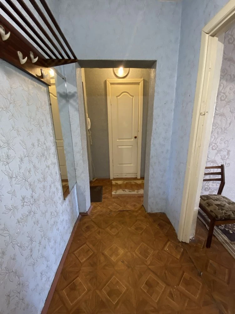Продам 1 кім. 6/9 вул. Єськова