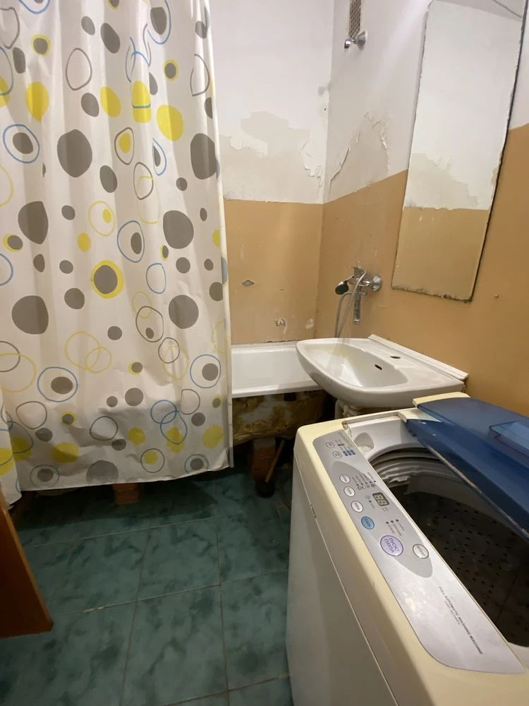 Продам 1 кім. 6/9 вул. Єськова