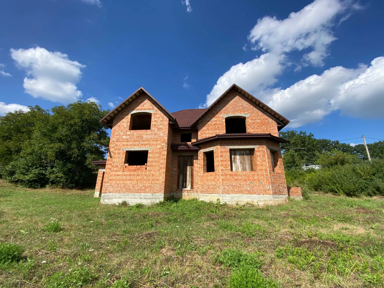 Незавершений будинок у Великому Кучурові