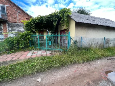 Продаж житлового будинку (спарка) 74.9 м.кв., в. Бажана